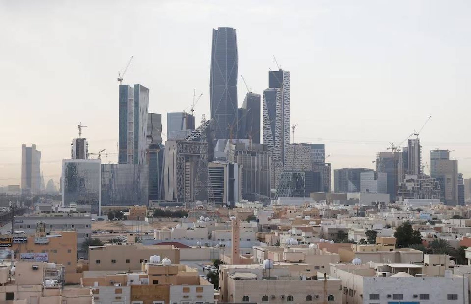 السوق السعودية تعد بيئة استثمارية جاذبة للشركات العالمية (رويترز)