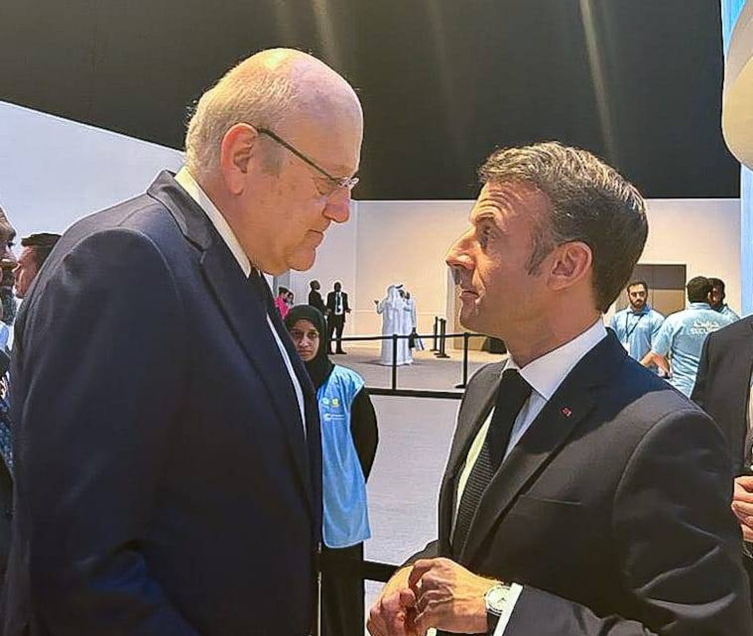 من لقاء سابق بين الرئيس الفرنسي إيمانويل ماكرون ورئيس الوزراء اللبناني نجيب ميقاتي (رئاسة الحكومة اللبنانية)