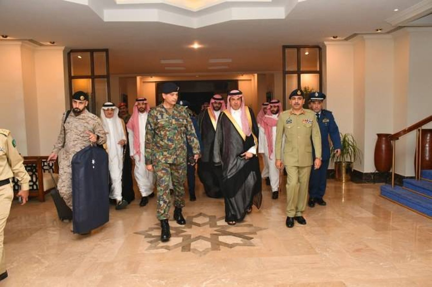 جانب من وصول مساعد وزير الدفاع السعودي إلى باكستان (وزارة الدفاع الباكستانية)