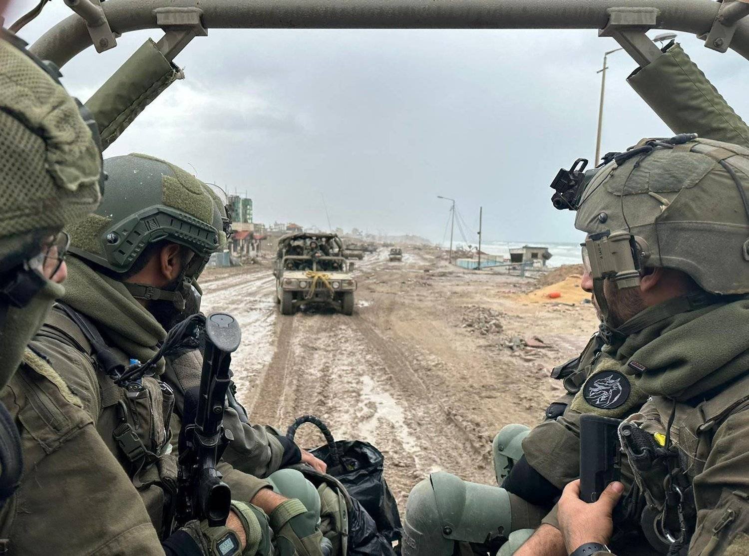 جنود إسرائيليون في قطاع غزة (رويترز)