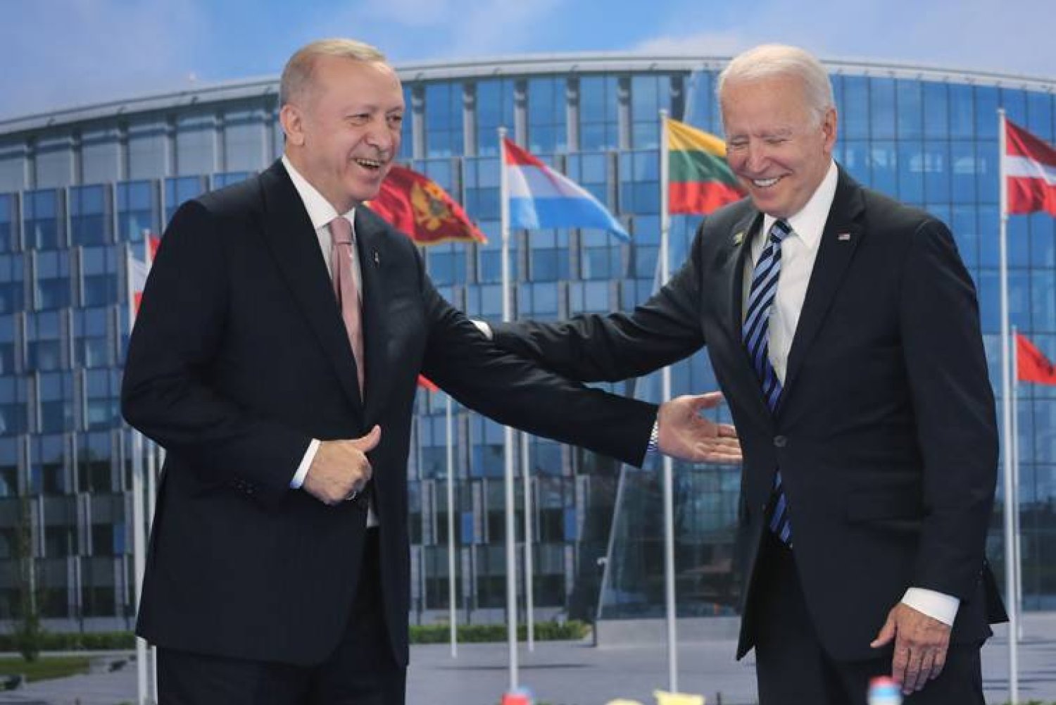 الرئيس التركي رجب طيب إردوغان ونظيره الأميركي جو بايدن في بروكسل 14 يونيو (حزيران) 2021 (د.ب.أ)