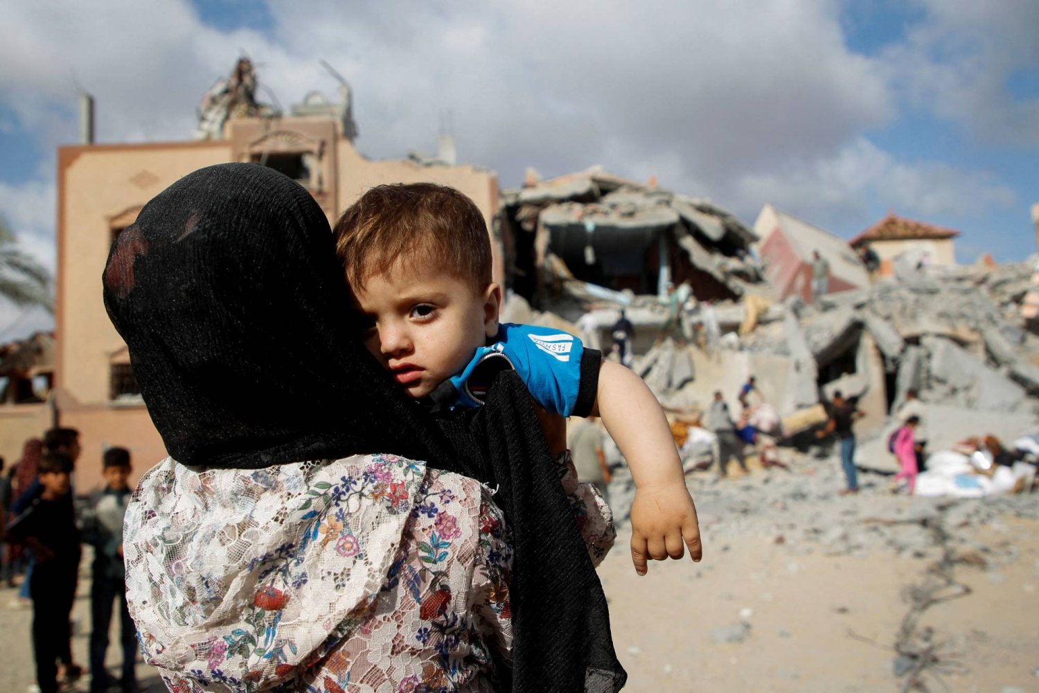 جانب من الدمار في غزة نتيجة القصف الإسرائيلي (رويترز)